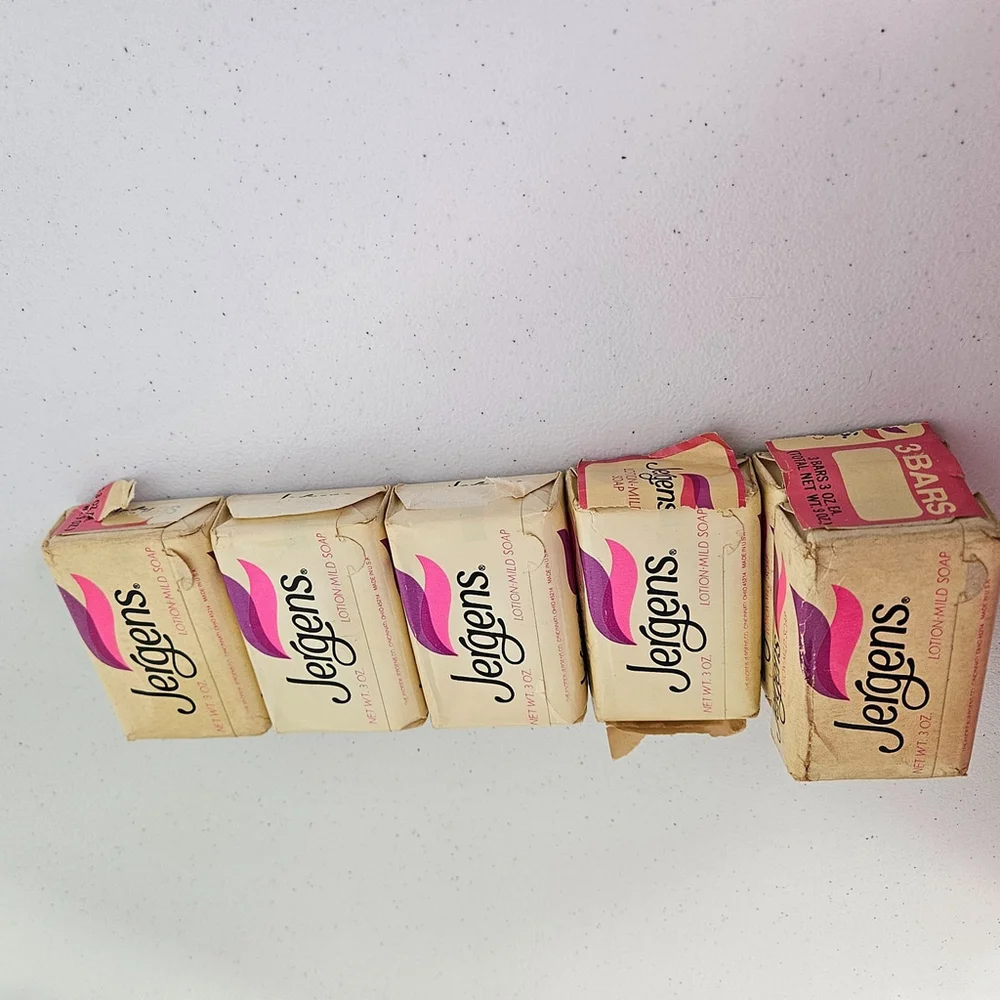Vintage Jergens Lotion Mild Soap 6-3oz bars Original Wrapper Bathroom Decor Prop
